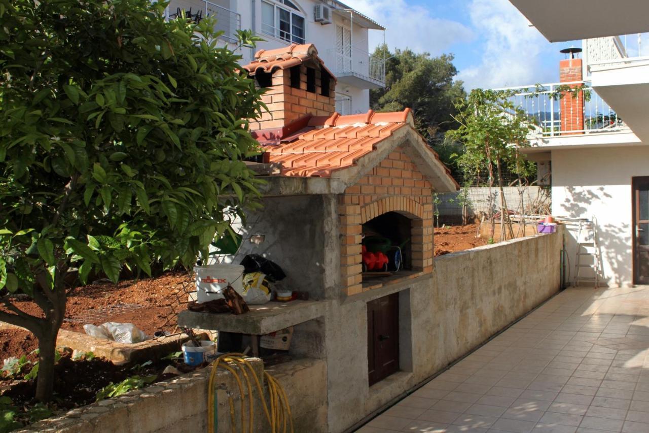 Apartments With A Parking Space Jelsa, Hvar - 8765 Jelsa  Exterior foto